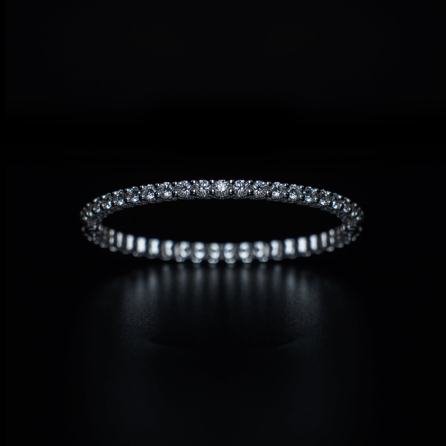 18k White Gold Natural Diamond Bangle Bracelet